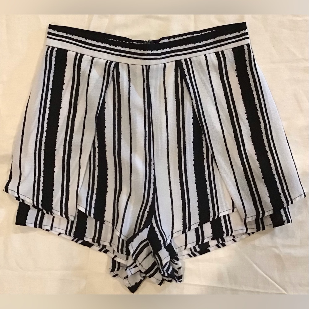 Blush dressy striped shorts